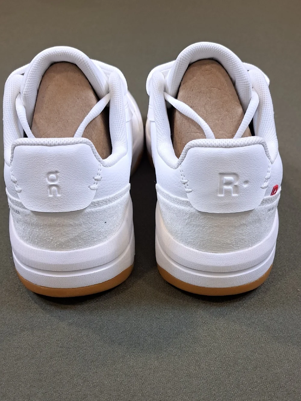 On Cloud - THE ROGER Clubhouse - Color: White/Ivory - Size: Men 9.5 - Picture 5 of 9